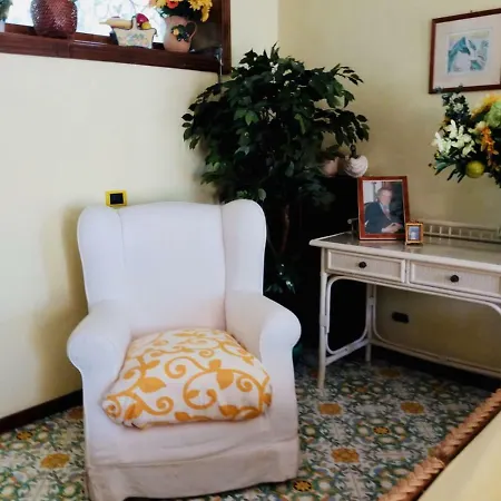 Favolosa Rossella فيلة كابري