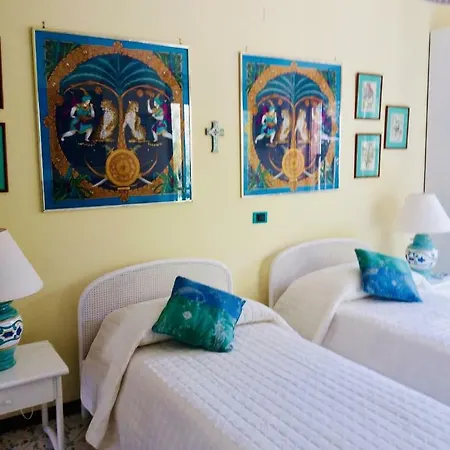 Favolosa Rossella Villa Capri